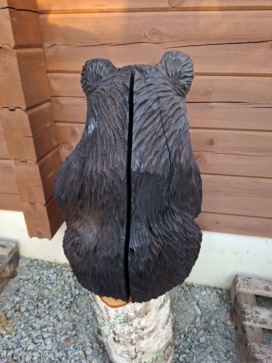 Moottorisahaveistos, istuva pöytäkarhu (Vain nouto) - Image 4
