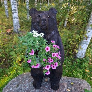 Moottorisahaveistos, seisova hyllykarhu. Hylly toisen tassun päällä. Vain nouto!