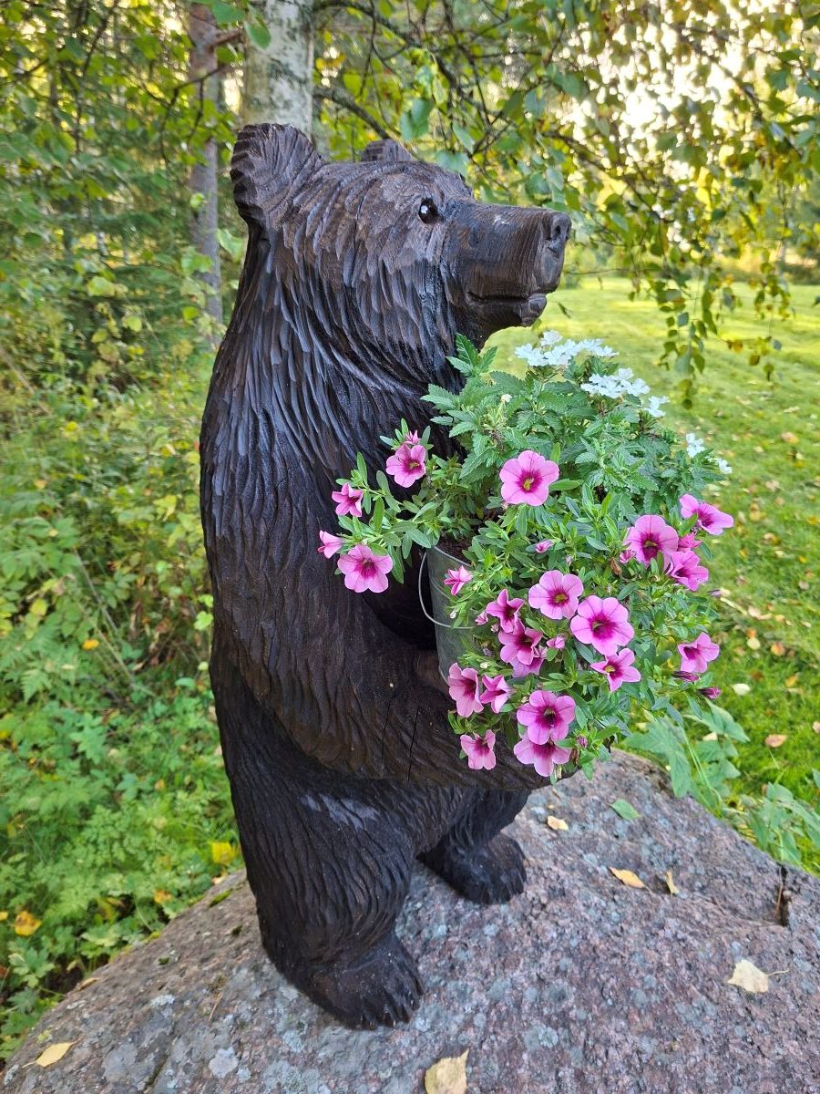 Moottorisahaveistos, seisova hyllykarhu. Hylly toisen tassun päällä. Vain nouto! - Image 4