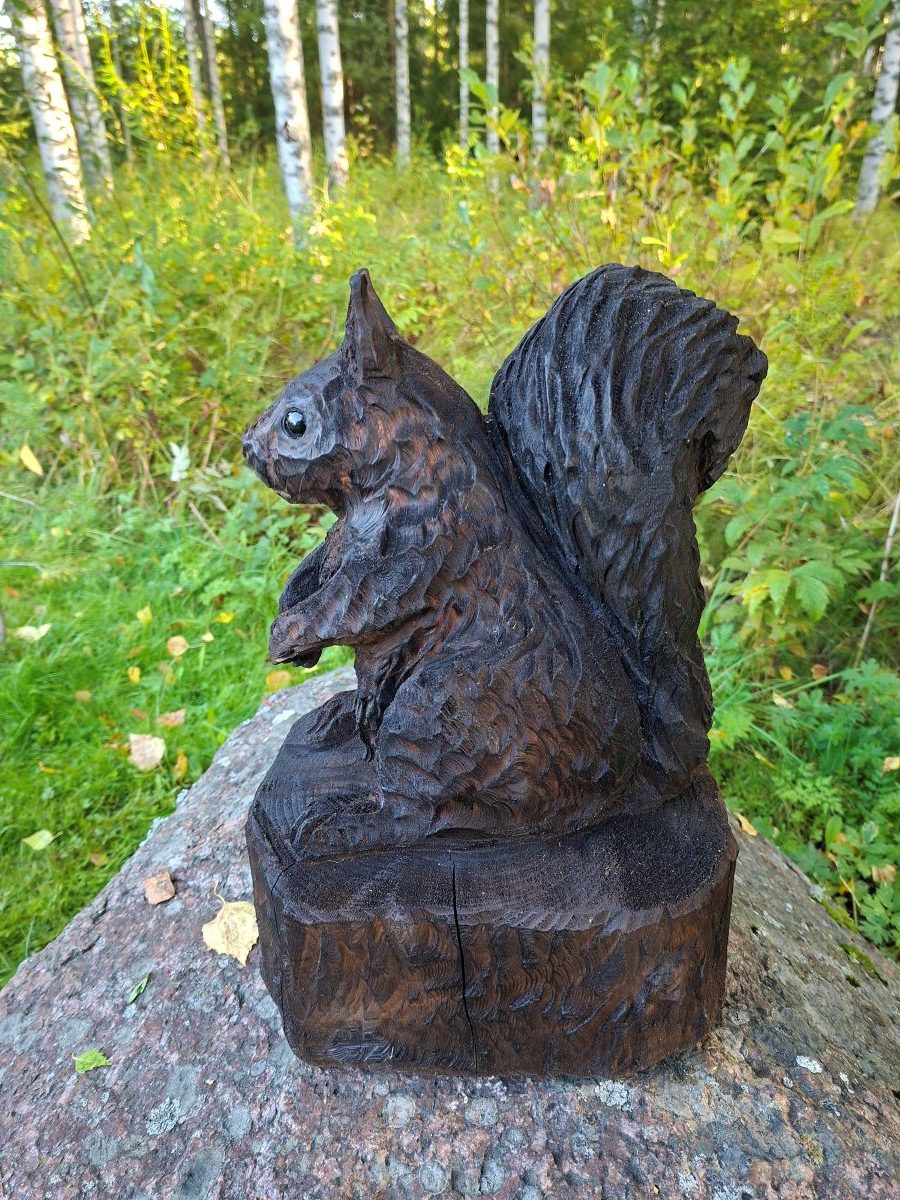 Moottorisahaveistos, orava