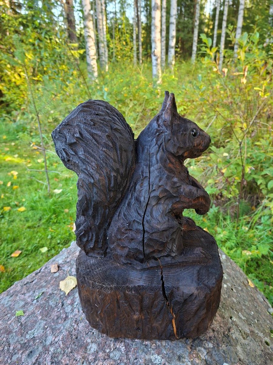 Moottorisahaveistos, orava - Image 4